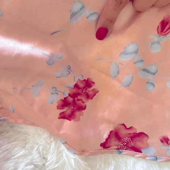 Pink and Red Floral Robe and Nightgown Set with Tie Closures Size 3X - Picture 6 of 15